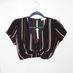 BLACK STRIPED TWO-PIECE SET WITH KNOTTED CROPPED TOP & LOOSE SHORTS SIZE X-SMALL
